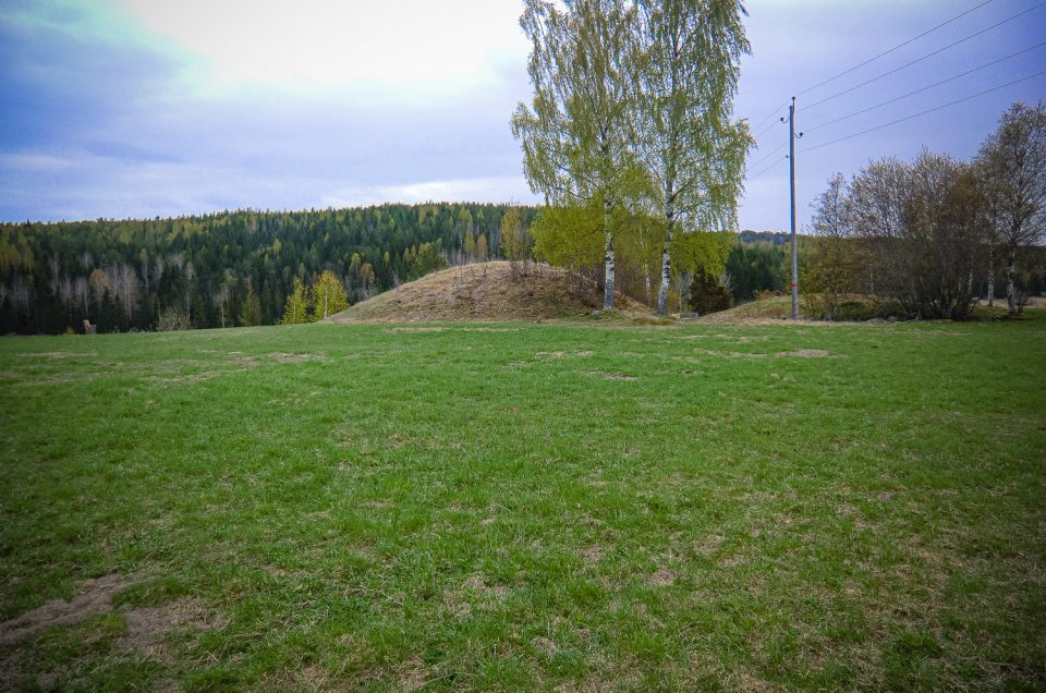 Hög church with surroundings