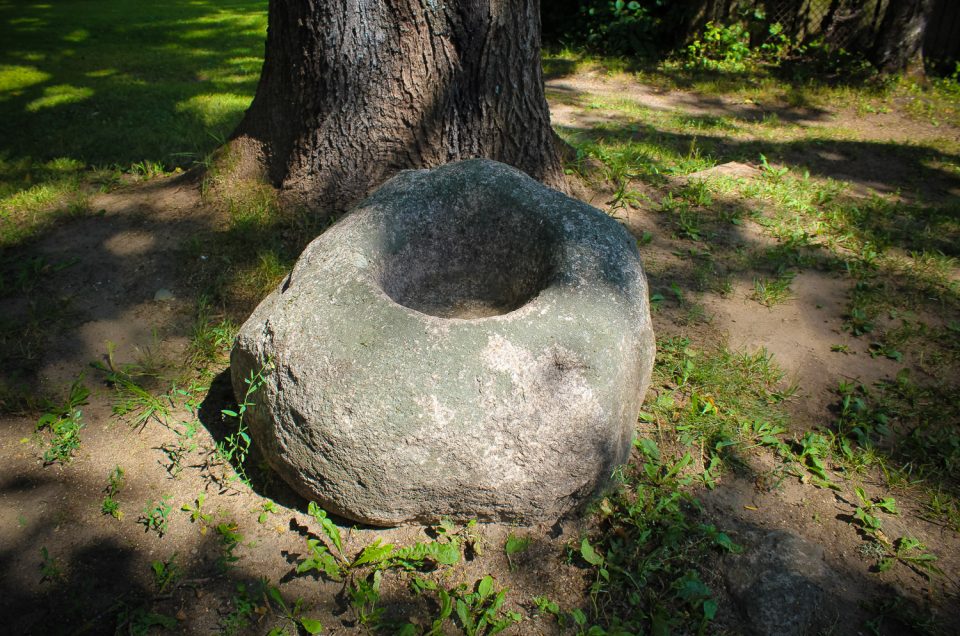 Dzintari Bowl-shaped stone