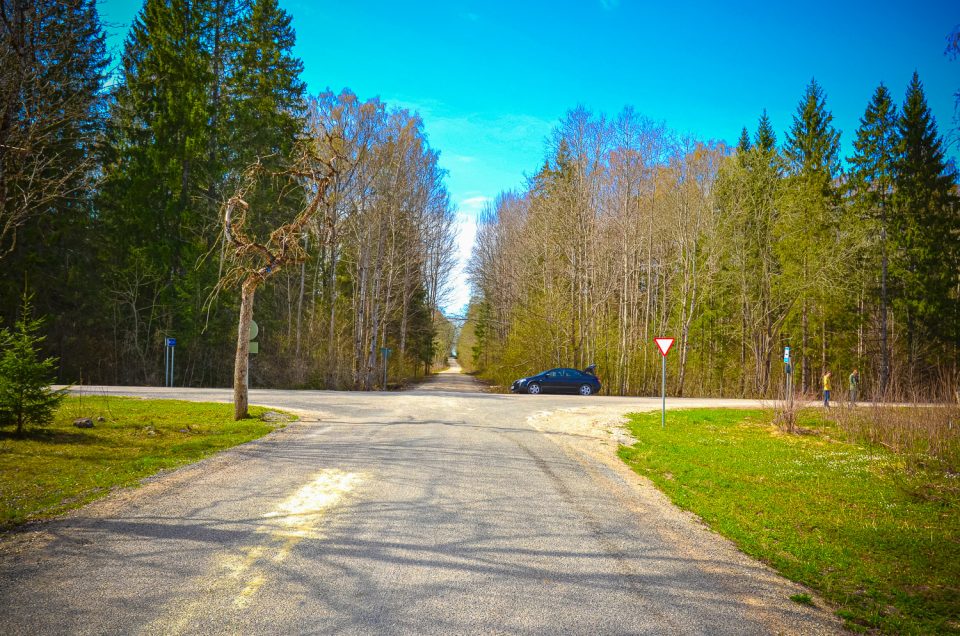 Järlepa crossroad