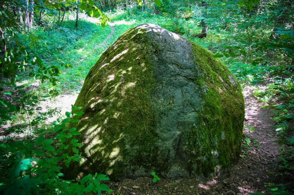 Īvāni Devil’s Stone