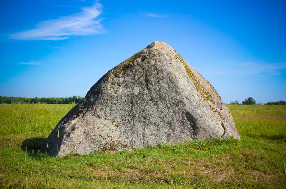 Melkitaru trough stone