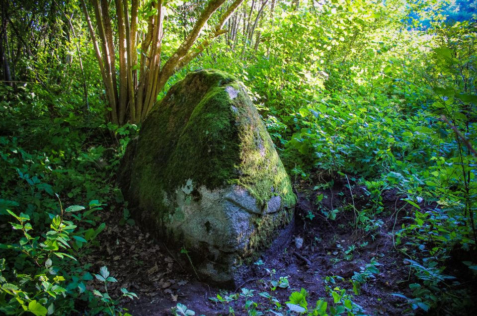 Veju (Wind) Stone