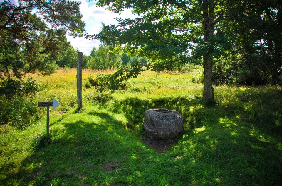 Ulmale Piņņi Stone with bowl-shaped hollow