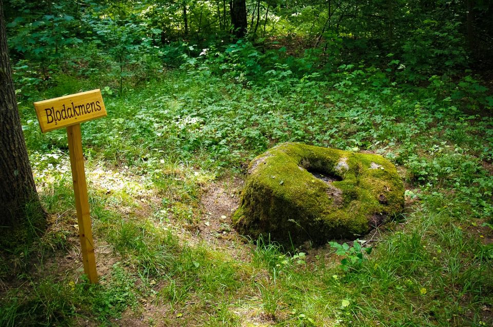 Viļķene Hollow Stone